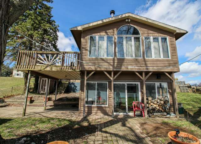Property at 10409 Lucas Rd, Three Rivers, MI 49093, 2 beds, 1.5 baths