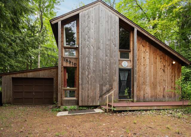 Property at 15910 E Cherry Park Dr, Northport, MI 49670, 3 beds, 2 baths