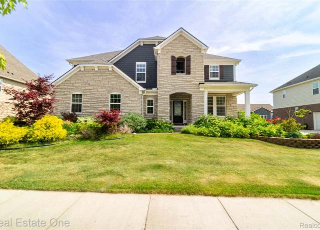 Property at 2959 Montgomery Cir, Walled Lake, MI 48390, 4 beds, 2.5 baths