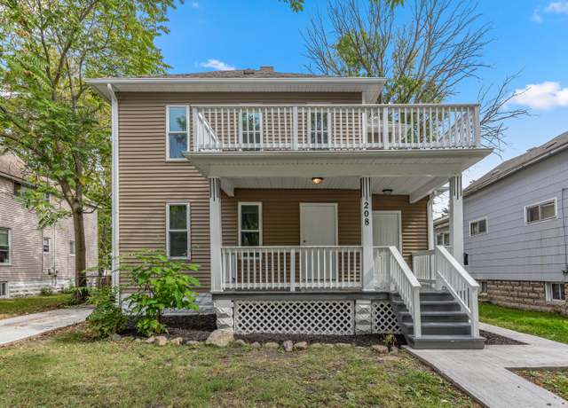 Property at 208 N Sheridan St, Bay City, MI 48708, 4 beds, 2 baths