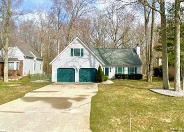 Property at 3686 E Surrey Lane Ln, Fort Gratiot Charter Township, MI 48059, 4 beds, 2.5 baths