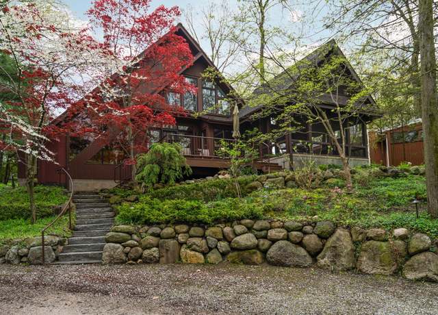 Property at 3140 Dolph Dr, Ann Arbor, MI 48103, 3 beds, 3.5 baths