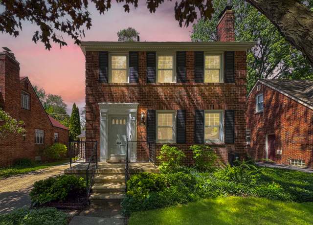 Property at 903 Marywood Dr, Royal Oak, MI 48067, 3 beds, 2.5 baths