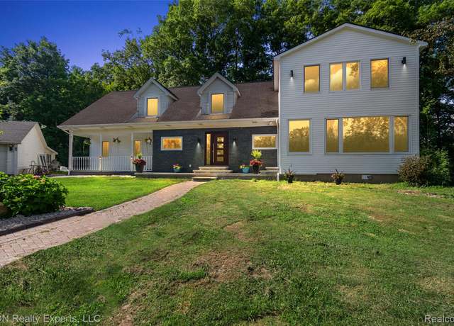 Property at 6727 Napier Rd, Plymouth, MI 48170, 4 beds, 3.5 baths