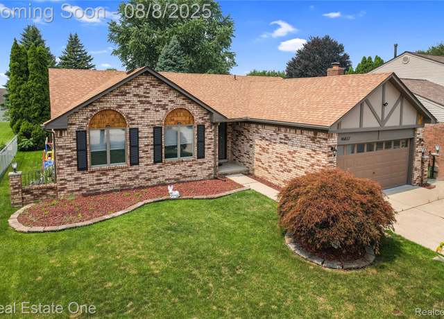 Property at 46837 Breckenridge Dr, Macomb Township, MI 48044, 3 beds, 2.5 baths