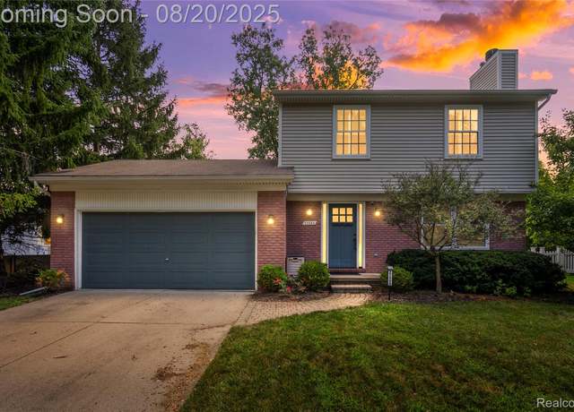 Property at 22008 Middlebelt Rd, Farmington, MI 48336, 3 beds, 1.5 baths