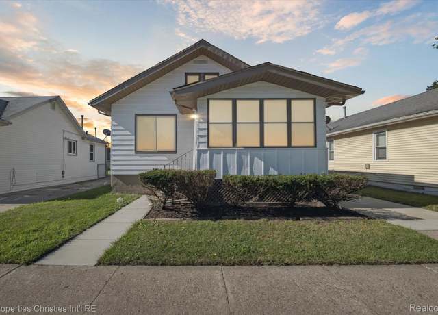 Property at 14872 Collinson Ave, Eastpointe, MI 48021, 2 beds, 1.5 baths