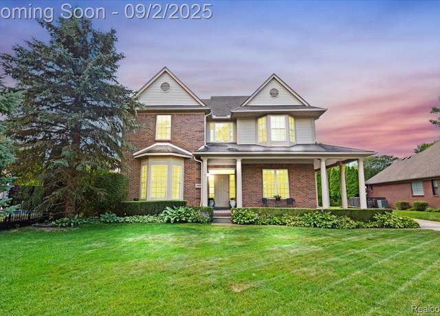 Property at 38699 Hampton Ct, Harrison Charter Township, MI 48045, 4 beds, 3 baths