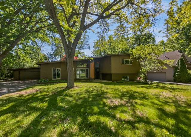 Property at 2645 Hickory Ct, Bloomfield Hills, MI 48302, 4 beds, 2.5 baths