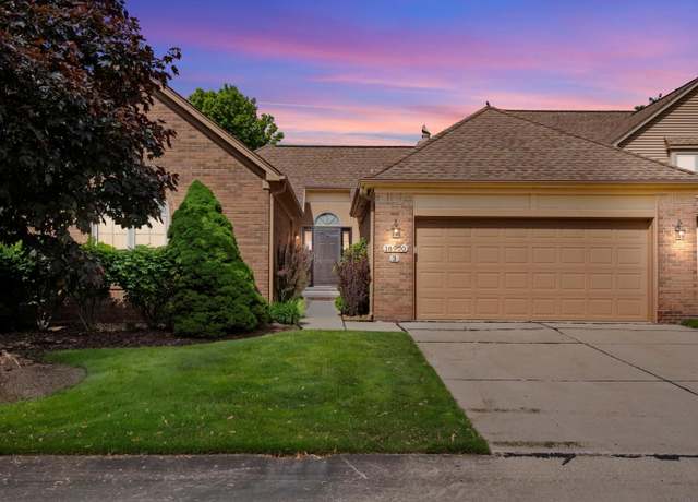 Property at 18900 Carriage Ln, Riverview, MI 48193, 2 beds, 2 baths