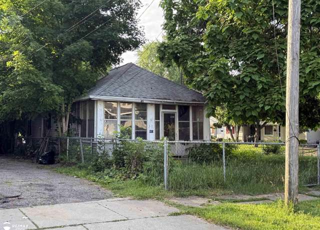 Property at 863 Tacken St, Flint, MI 48532, 2 beds, 1 bath