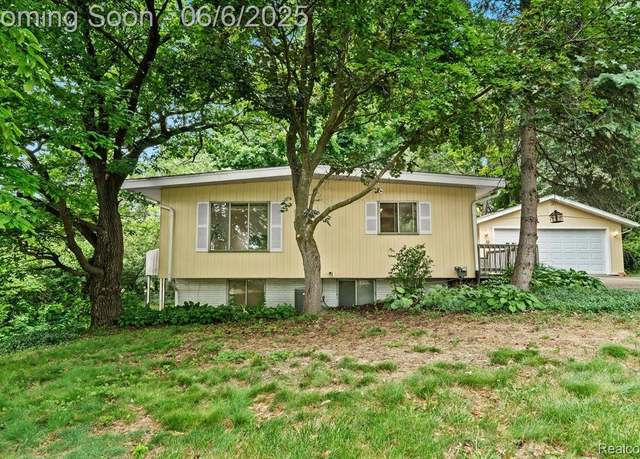 Property at 219 Beaver St, Brighton, MI 48116, 3 beds, 2 baths