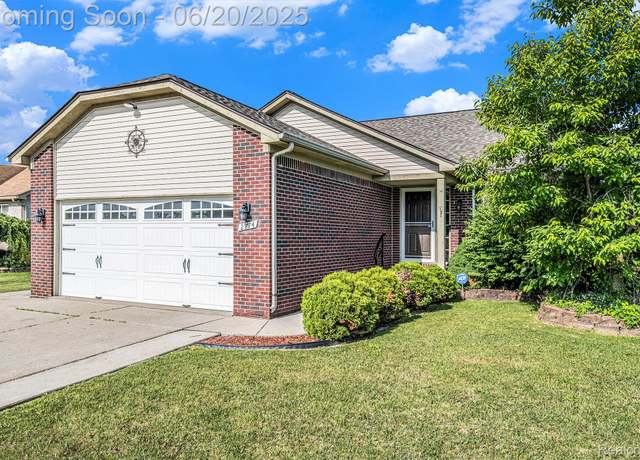 Property at 2274 Apple Tree Dr, Burton, MI 48519, 3 beds, 2.5 baths