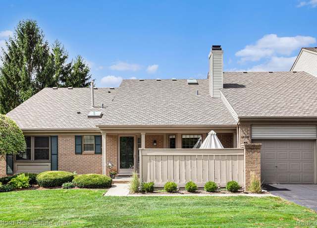 Property at 29335 Regents Pointe #77, Farmington, MI 48331, 2 beds, 2 baths