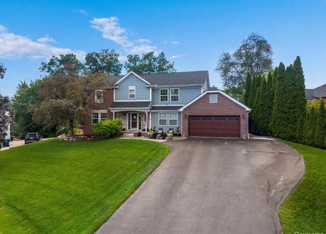 Property at 1080 Forest Bay Ct, Waterford Charter Township, MI 48328, 4 beds, 2.5 baths