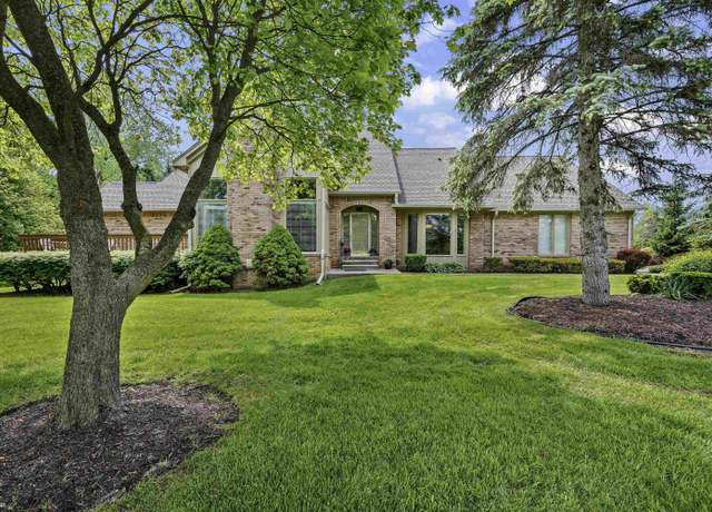 Property at 2164 Sandlewood Dr, Shelby Twp, MI 48316, 3 beds, 2.5 baths