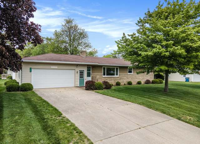 Property at 15561 Gierman Dr, Spring Lake, MI 49456, 3 beds, 2 baths