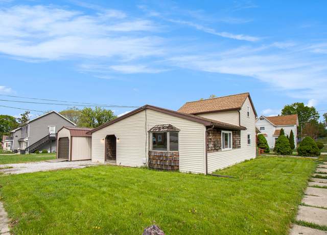 Property at 206 N Steer St, Addison, MI 49220, 3 beds, 1 bath