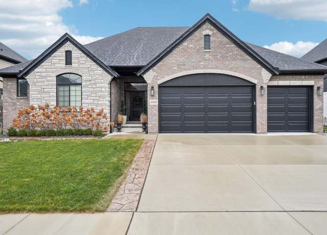 Property at 49690 Monarch Dr, Macomb Twp, MI 48044, 4 beds, 3.5 baths