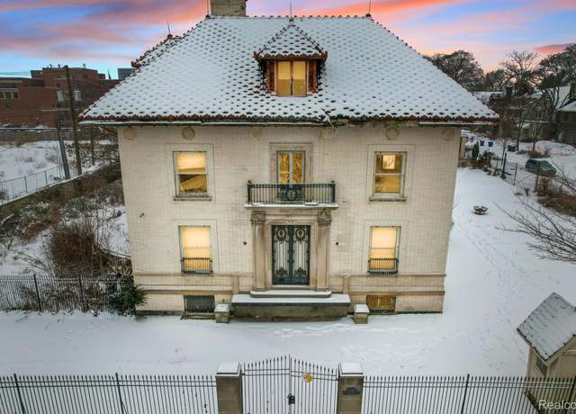 Property at 649 Van Dyke St, Detroit, MI 48214, 11 beds, 5 baths