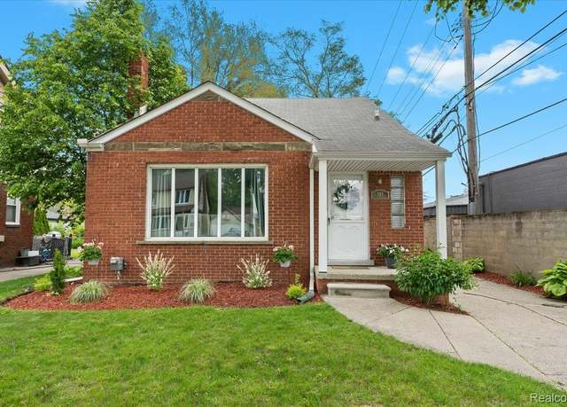 Property at 114 N Connecticut Ave, Royal Oak, MI 48067, 3 beds, 2 baths