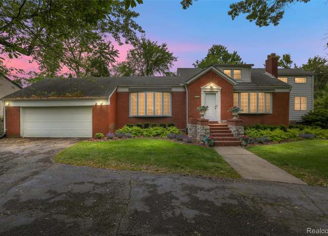 Property at 2136 Lawndale Ave, West Bloomfield, MI 48323, 4 beds, 2.5 baths