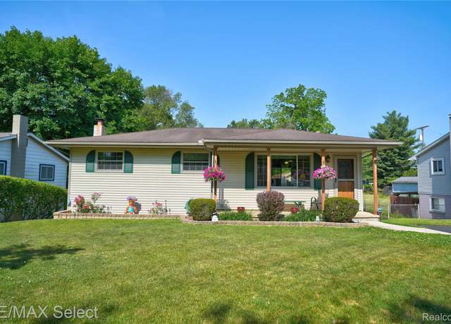 Property at 2249 Pauline Dr, Waterford, MI 48329, 3 beds, 1.5 baths
