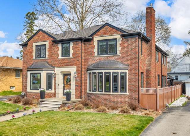 Property at 752 Bloomfield Blvd, Jackson, MI 49203, 4 beds, 2.5 baths