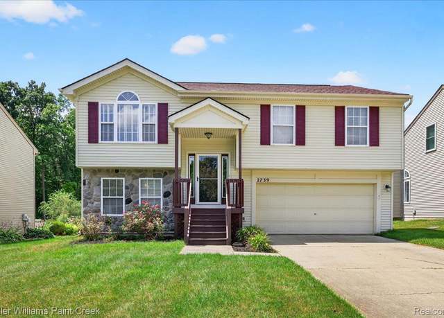 Property at 2739 Moosewood Dr, Waterford Charter Township, MI 48329, 3 beds, 2.5 baths