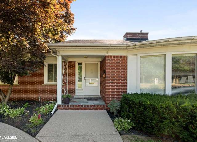 Property at 45280 Cass Ave, Utica, MI 48317, 4 beds, 2.5 baths