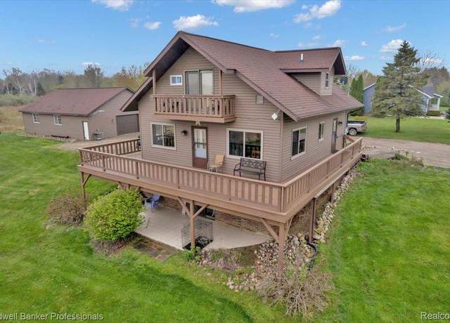Property at 4480 Lum Rd, Attica, MI 48412, 3 beds, 2 baths