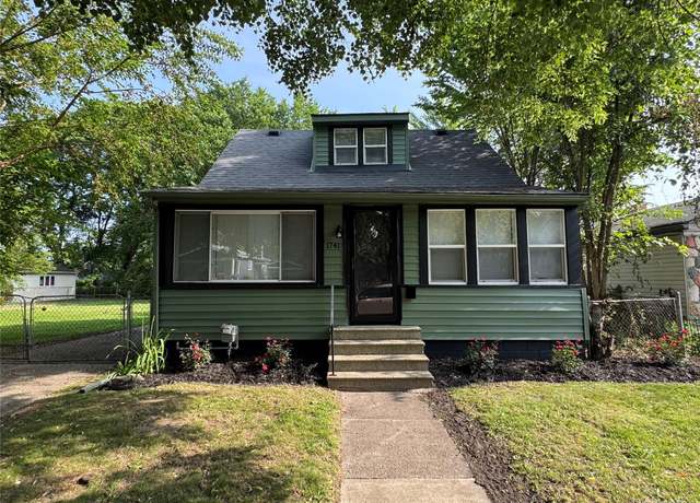 Property at 1741 Academy St, Ferndale, MI 48220, 3 beds, 1.5 baths