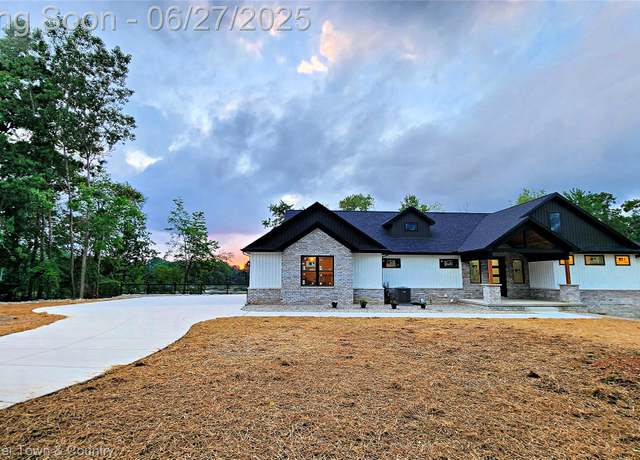 Property at 4789 Lakeshire, Howell, MI 48843, 5 beds, 3.5 baths