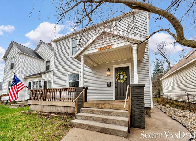 Property at 1240 Rennslaer St NW, Grand Rapids, MI 49504, 4 beds, 1 bath