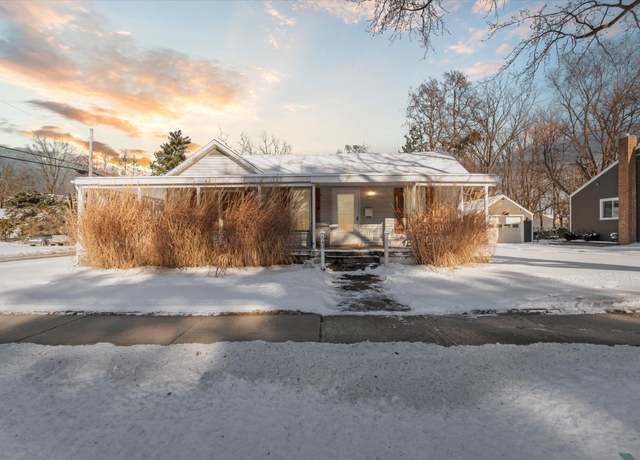Property at 540 W Grand River Ave, Williamston, MI 48895, 2 beds, 1.5 baths