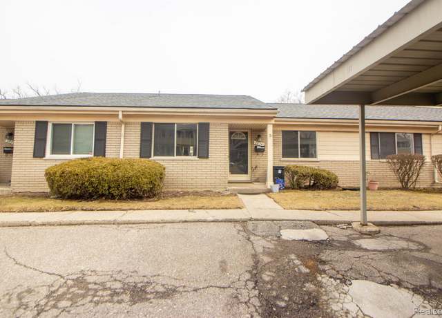 Property at 26781 Franklin Pointe Dr, Southfield, MI 48034, 3 beds, 2 baths