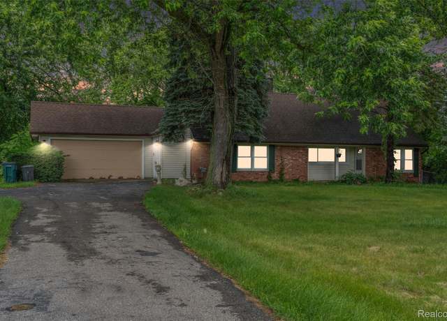 Property at 750 W Square Lake Rd, Troy, MI 48098, 4 beds, 2 baths
