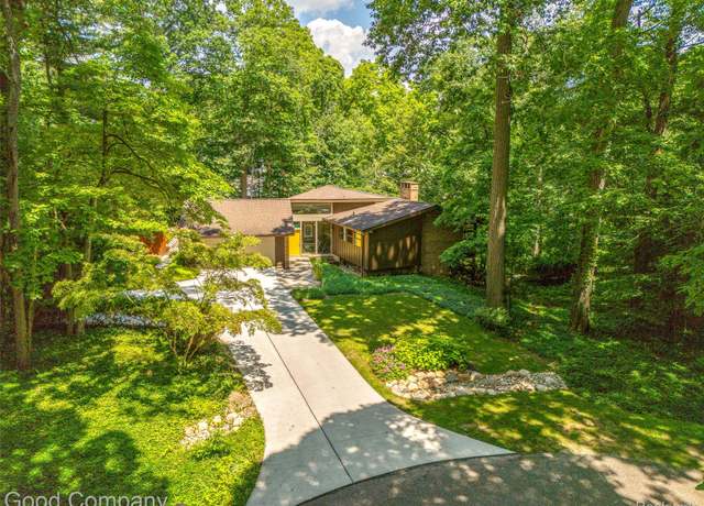Property at 3939 Charing Cross Rd, Bloomfield Hills, MI 48304, 4 beds, 3.5 baths