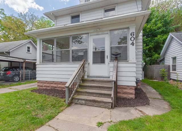 Property at 604 Edgewood St, Jackson, MI 49202, 4 beds, 1.5 baths