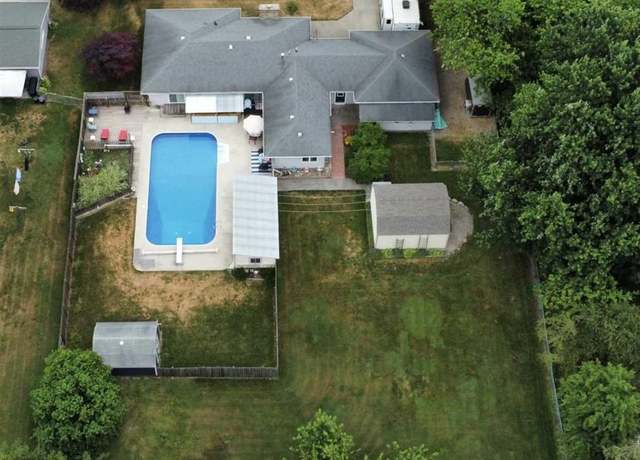Property at 505 Eaton St, Breckenridge, MI 48615, 3 beds, 1.5 baths