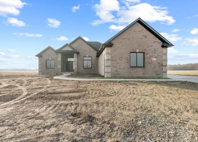 Property at 8127 Hunters Ridge Dr, Newport, MI 48166, 3 beds, 2.5 baths