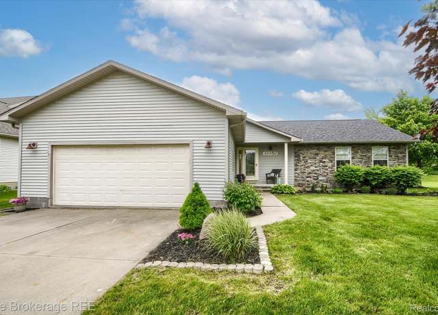 Property at 10050 Hunt Dr, Davison, MI 48423, 3 beds, 2 baths