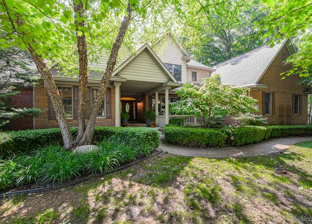 Property at 3376 Oak Park Dr, Saline, MI 48176, 4 beds, 3.5 baths