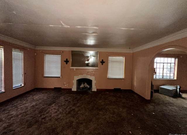 Property at 5200 Balfour Rd, Detroit, MI 48224, 3 beds, 1.5 baths