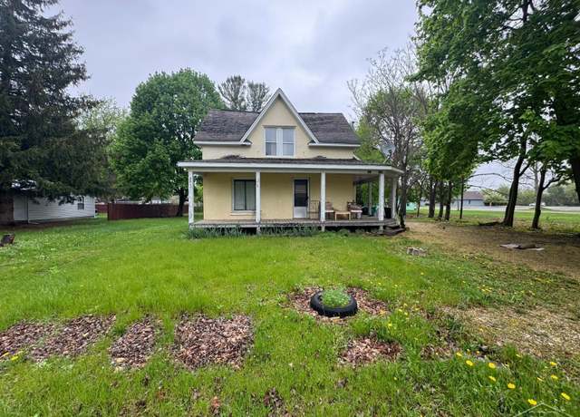 Property at 435 E Maple St, Gladwin, MI 48624, 4 beds, 2 baths