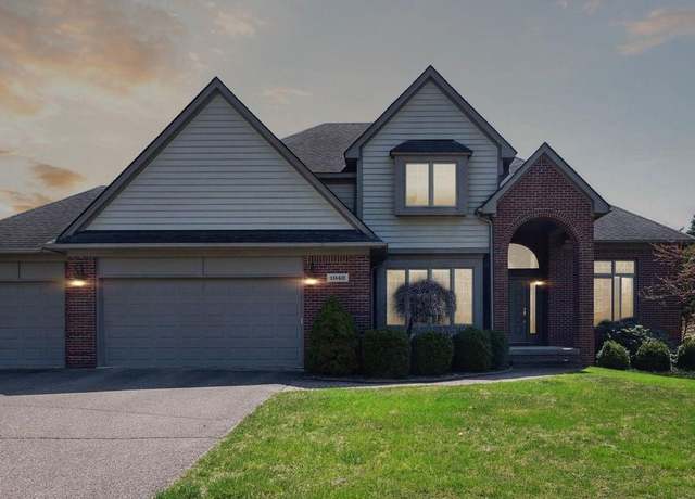 Property at 1942 Bloomfield Dr, Bloomfield Hills, MI 48302, 4 beds, 4.5 baths