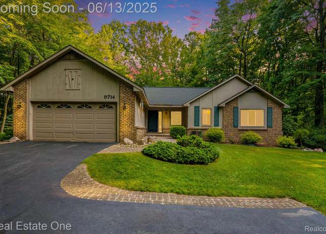 Property at 9714 Naiad Rd, Clarkston, MI 48348, 3 beds, 2 baths
