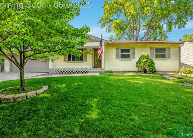 Property at 33722 Glen St, Westland, MI 48186, 3 beds, 2.5 baths