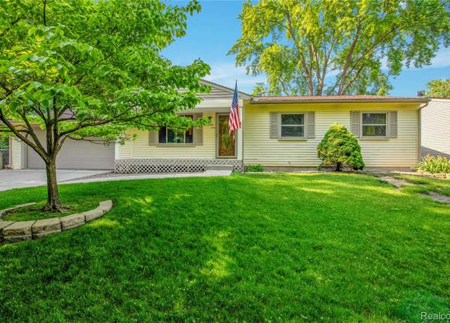 Property at 33722 Glen St, Westland, MI 48186, 3 beds, 2.5 baths