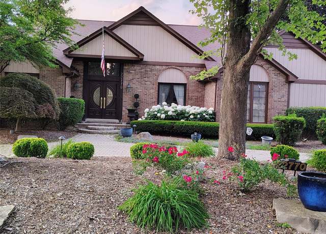Property at 22770 Shadowglen Dr, Farmington Hills, MI 48335, 4 beds, 3.5 baths